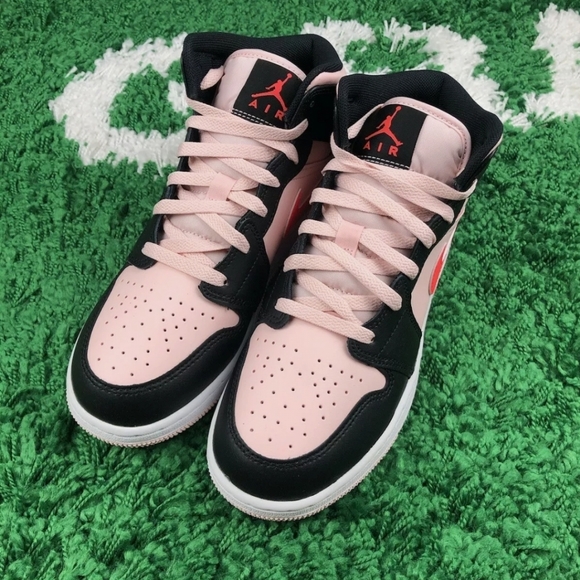 Nike Air Jordan 1 Mid GS Atmosphere Black Pink 6.5Y Women's 8 554725-604 - Picture 2 of 9